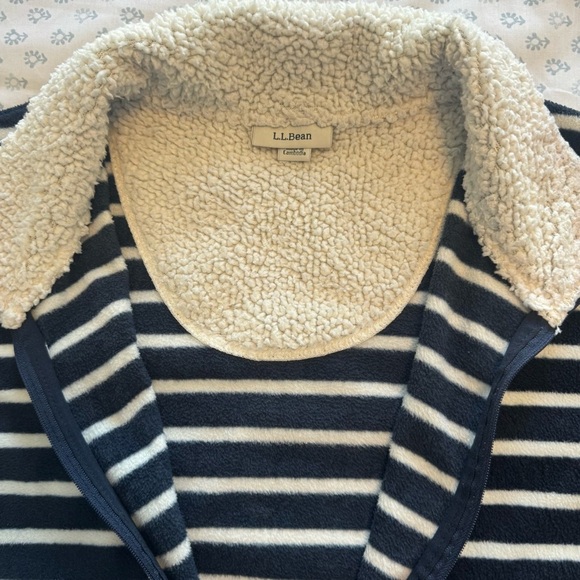 L.L. Bean Women's Navy and White Striped Fleece Jacket - Picture 6 of 7
